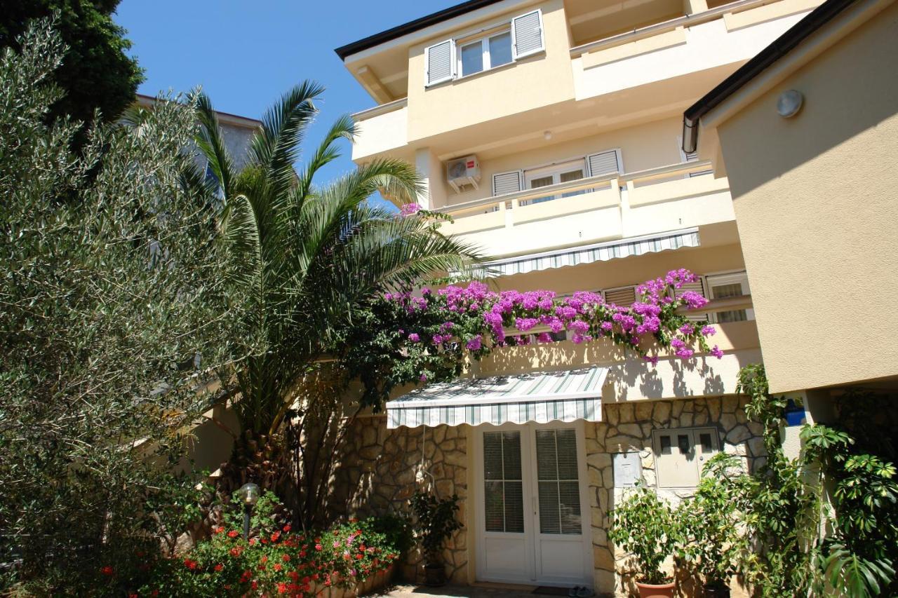 Apartments With A Parking Space Mandre, Pag - 18748 Kolan Exterior photo