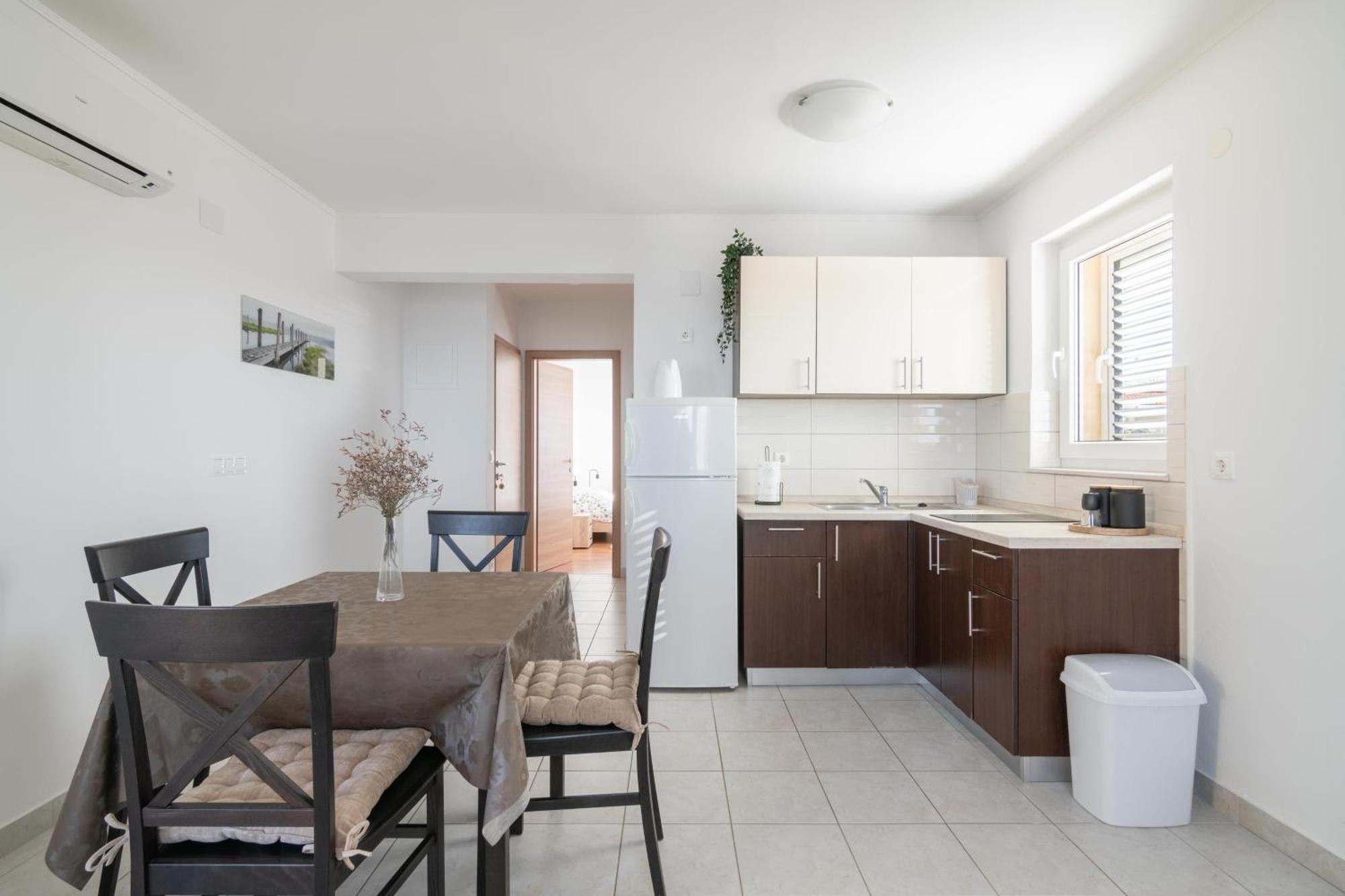 Apartments With A Parking Space Mandre, Pag - 18748 Kolan Exterior photo